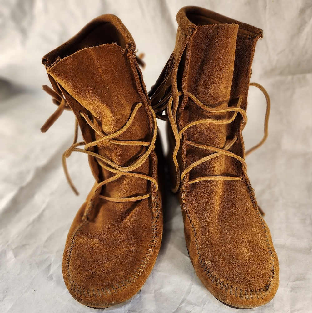 MINNETONKA MOCCASINS TAN SUEDE MEN'S SIZE 10 *FREE SHIPPING*